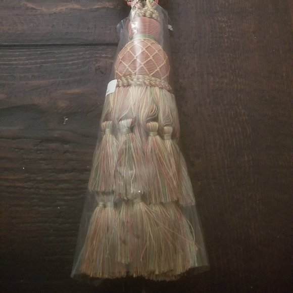 RARE LUXURY SWEET DREAMS IMPERIAL CURTAIN TASSEL TIE BACK PULL SWAG - Picture 1 of 8